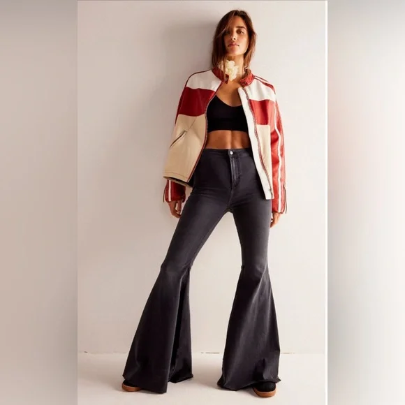 Free People Washed Black Float On Flare Jeans (31) - Picture 1 of 7